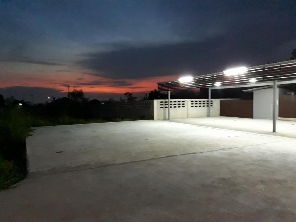 Nong Prue 班内克豪旅馆酒店 外观 照片